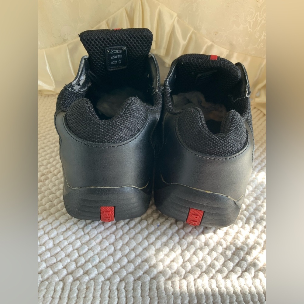 PRADA - Picture 5 of 10